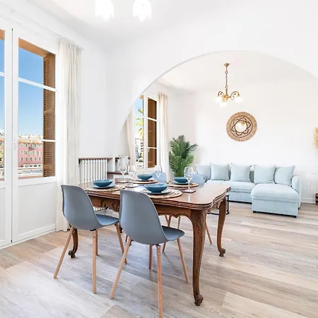 Large 2 Bdr & Garage *