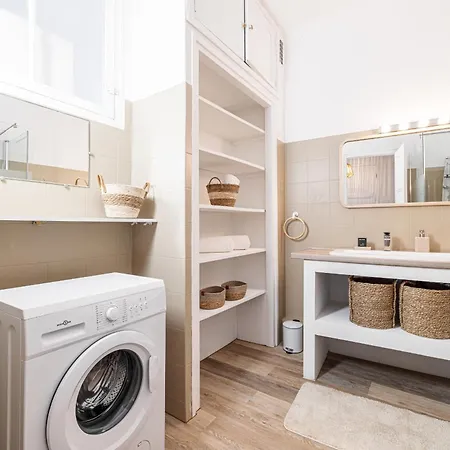 Large 2 Bdr & Garage Nizza