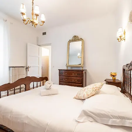 Large 2 Bdr & Garage Nizza