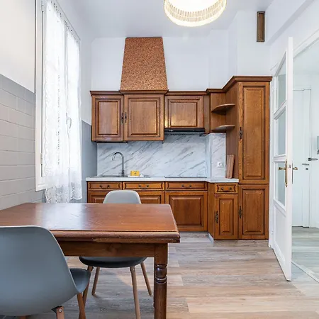 Large 2 Bdr & Garage Nizza