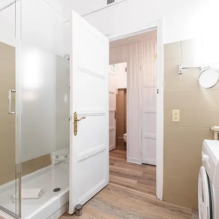 Large 2 Bdr & Garage * Nizza