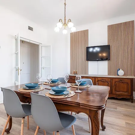 Large 2 Bdr & Garage Nizza