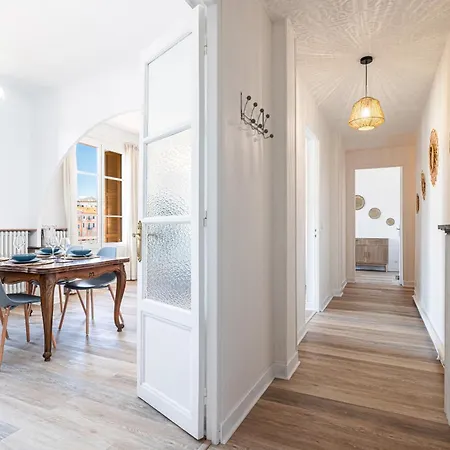 Large 2 Bdr & Garage Apartman *