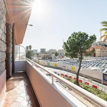 Large 2 Bdr & Garage