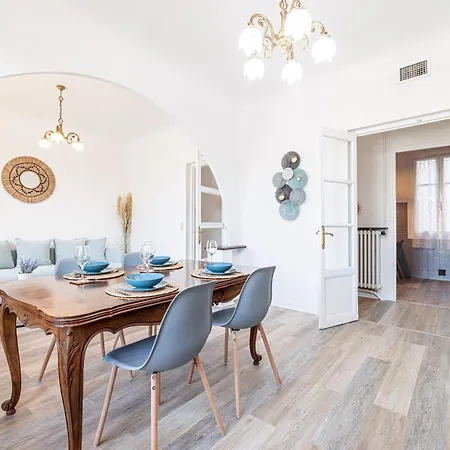 Apartman Large 2 Bdr & Garage *