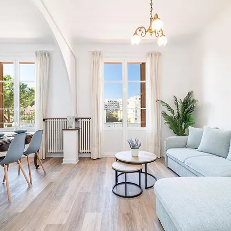 Large 2 Bdr & Garage Appartement