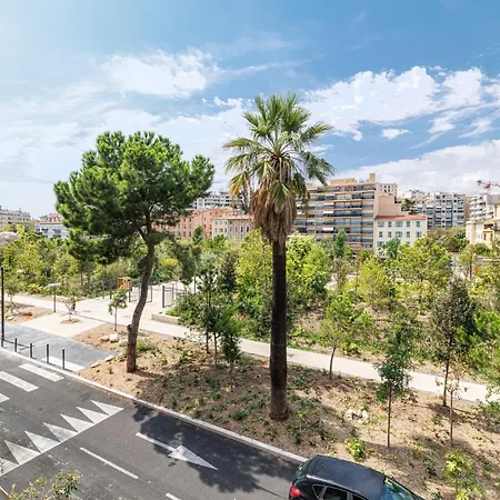 Large 2 Bdr & Garage Διαμέρισμα Νίκαια
