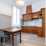 Appartement Large 2 Bdr & Garage Nice