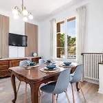 Large 2 Bdr & Garage Appartement