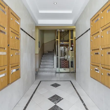 Large 2 Bdr&garage