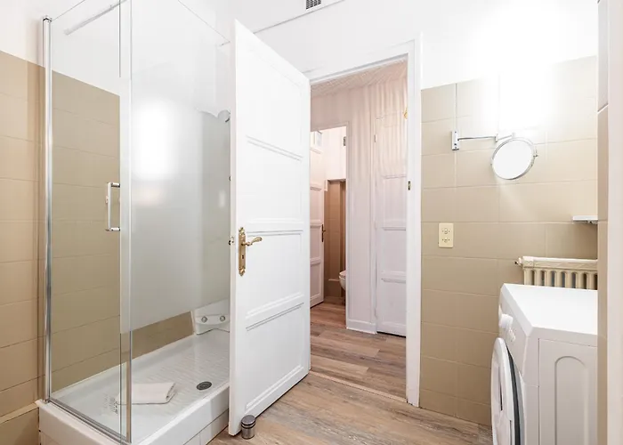 Large 2 Bdr&garage * Niza