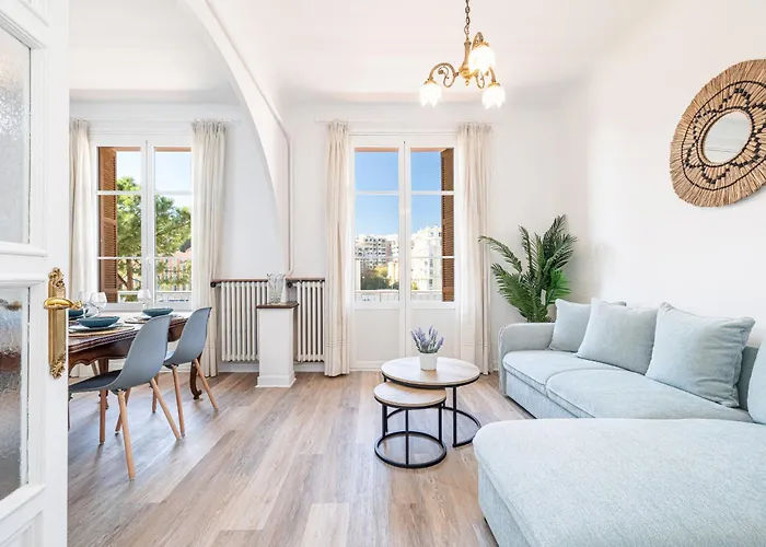 Large 2 Bdr&garage Apartamento